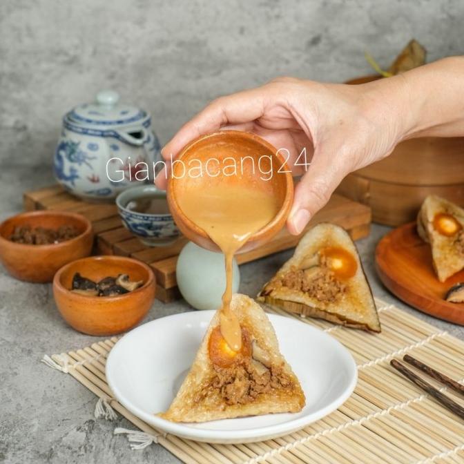 

[COD] Bacang isi ayam, jamur dan telur asin halal [COD]