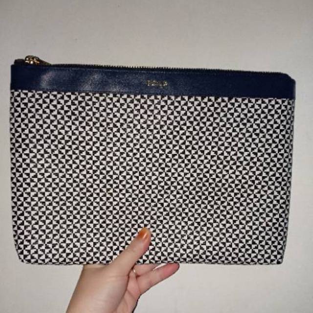 Bonia original pouch catur 10 inchi