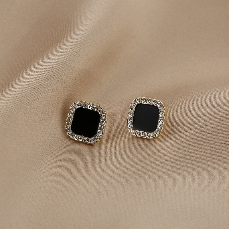 Anting Stud 925 Silver Bentuk Persegi Geometris Aksen Berlian