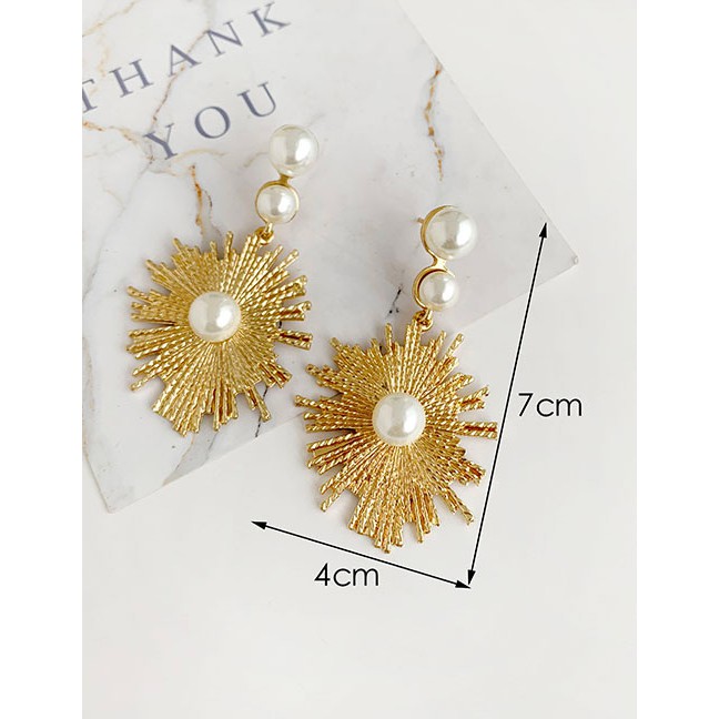 LRC Anting Tusuk Fashion Alloy Pearl Sun Earrings F74541