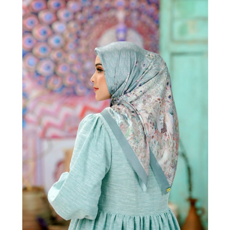 Buttonscarves Edera series