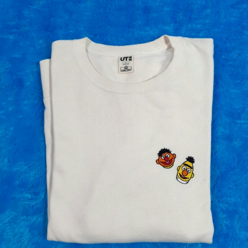 CREWNECK SECOND UNIQLO KAWS