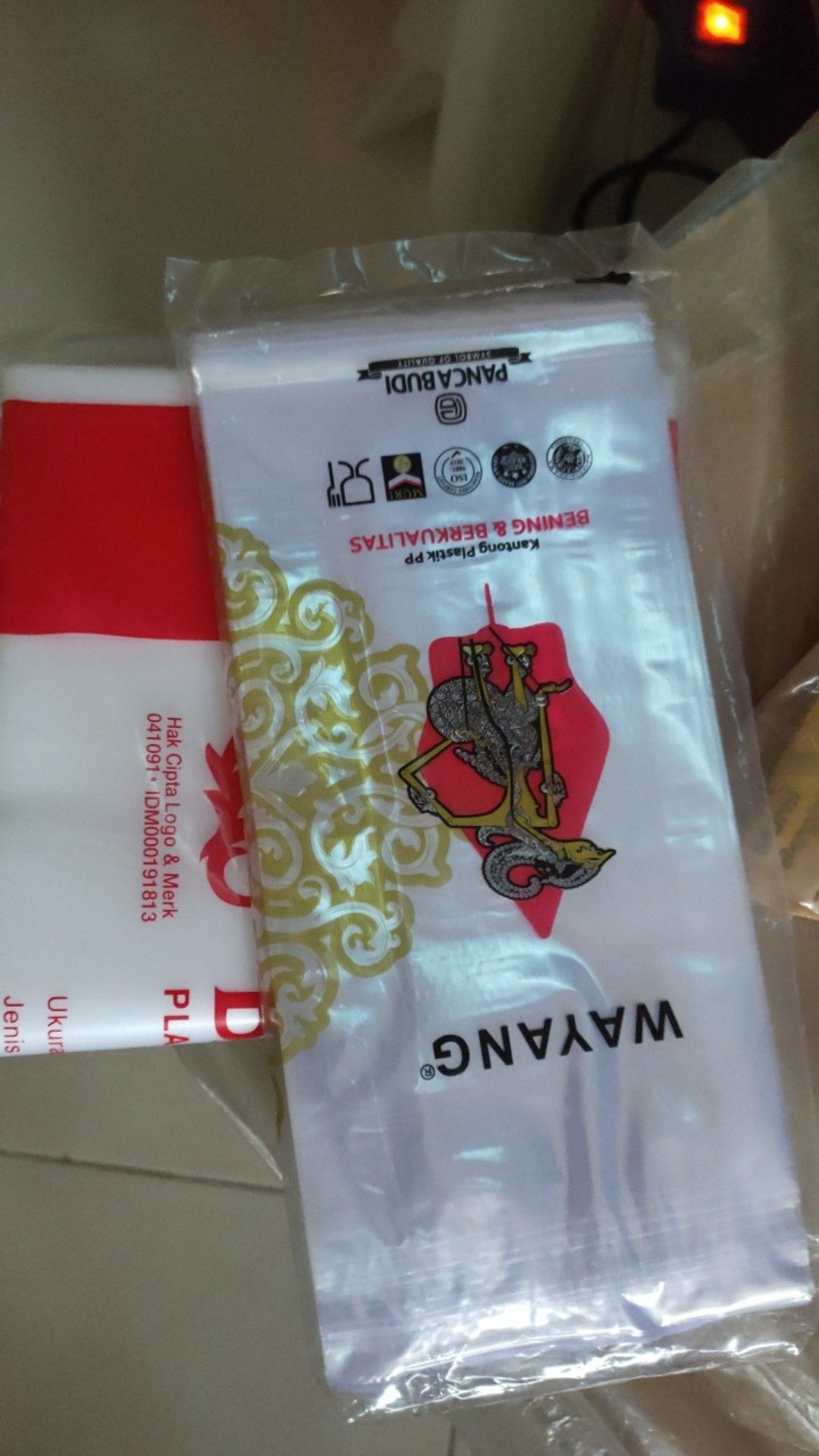 Kantong Plastik Kresek Loco Hitam Tipis Ekonomis 24 X 40 Cm