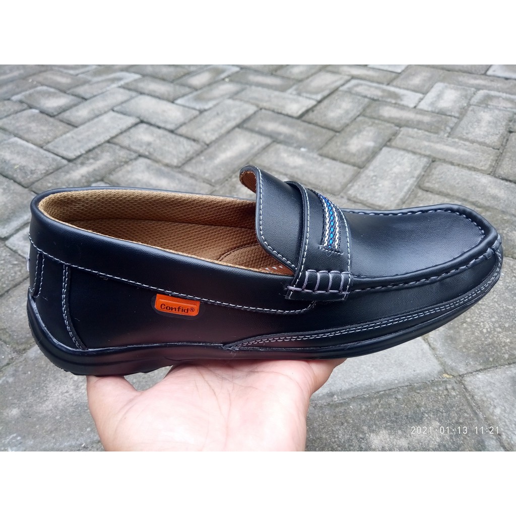 Sepatu Loafers Kulit Casual Simple dan Nyaman (Betrand 03)