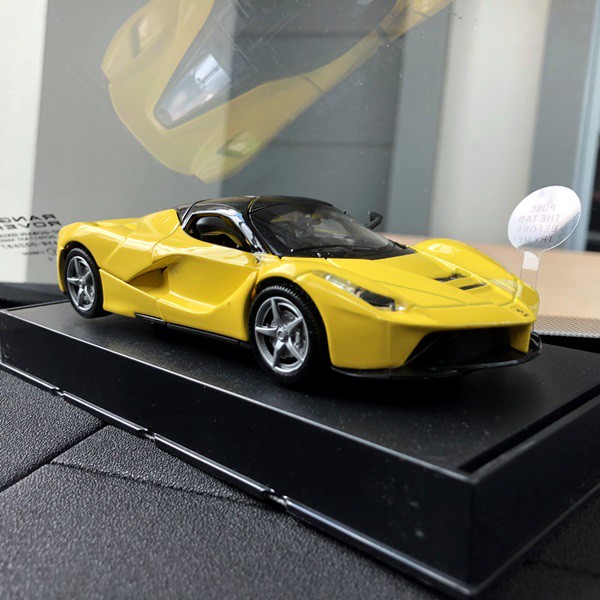 Pajangan FERRARI LAFERRARI Miniatur Parfum Parfume Pewangi Mobil