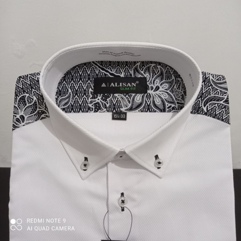 KEMEJA ALISAN PUTIH KOMBINASI BATIK