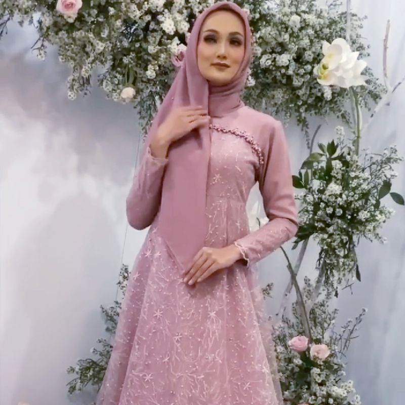 ARUNA DRESS- GAUN MUSLIMAH - GAUN PESTA MUSLIMAH - BAJU MUSLIMAH - BAJU PESTA PESTA - BAJU MUSLIMAH BUSUI - GAMIS MEWAH - DRESS PESTA - DRESS PREMIUM - DRESS PARTY - DRESS TERBARU - DRESS TERLARIS - GAUN PESTA BUSUI - GAUN PESTA BUMIL - GAUN WUDHU FRENDLY