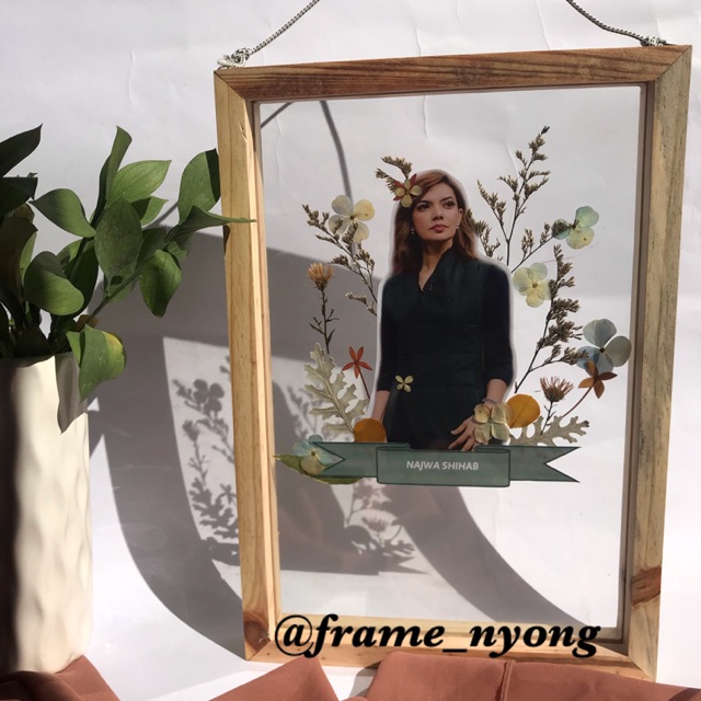 

Double glass pressed flowers untuk kado wosuda kado unil kado ultah plakat seminar hadiah murah kado