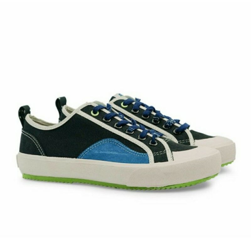 Sepatu PIJAK BUMI x Kevinswork x Bluesville Sakka Batik Low