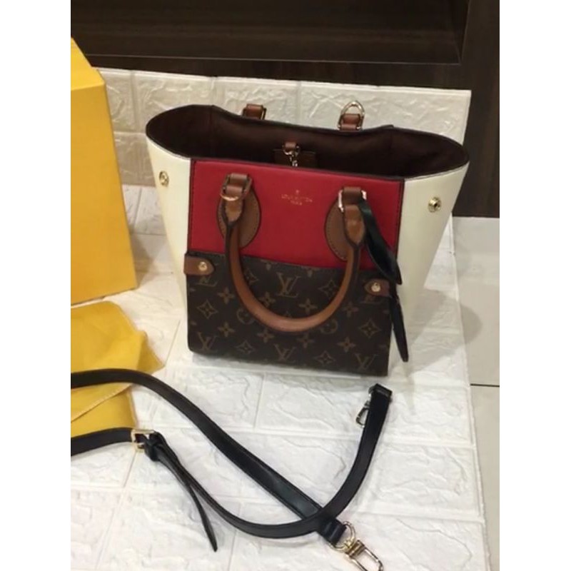 

L*V FOLD TOTE MM MONO RED WITH BOX YRm68040