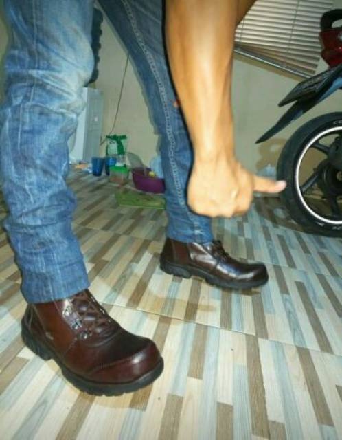 Sepatu boots sepaty pria bahan kulit asli model elegan