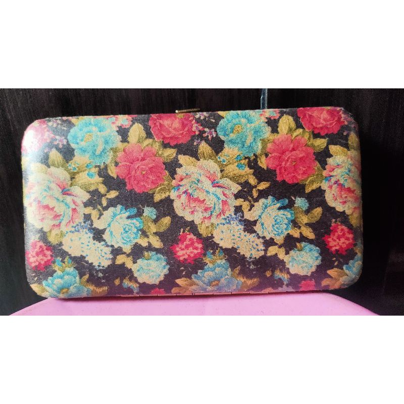 Dompet Stradivarius Preloved