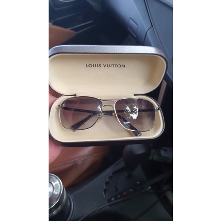 Glasses Louis Vuitton - Kacamata Hitam LV 100% AUTHENTIC (Preloved - Second)