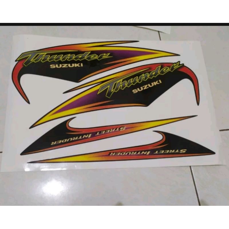 stiker striping tangki bodi belakang hitam thunder 250