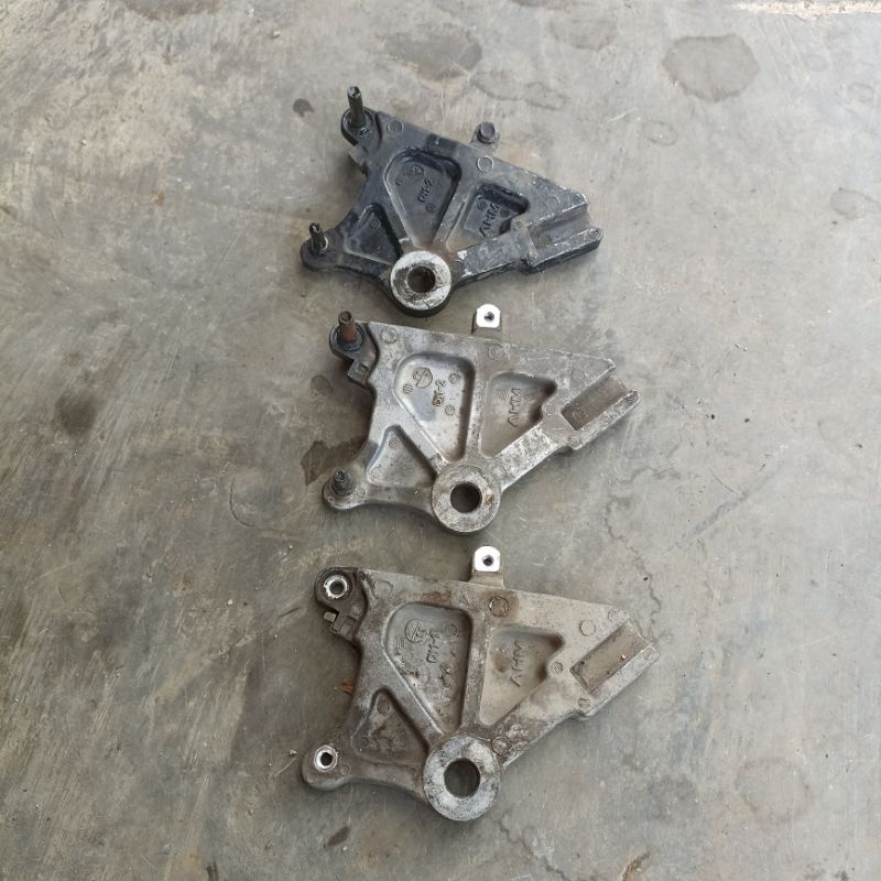 braket kaliper tirev dudukan kaliper original