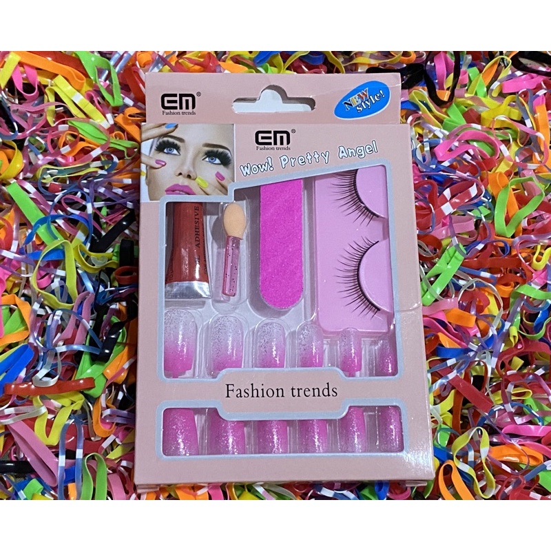 Bulu Mata dan Kuku Palsu