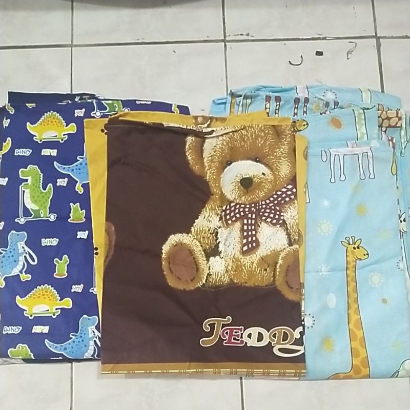 Sarung guling 1 pics ukuran 90x34 halus dan adem