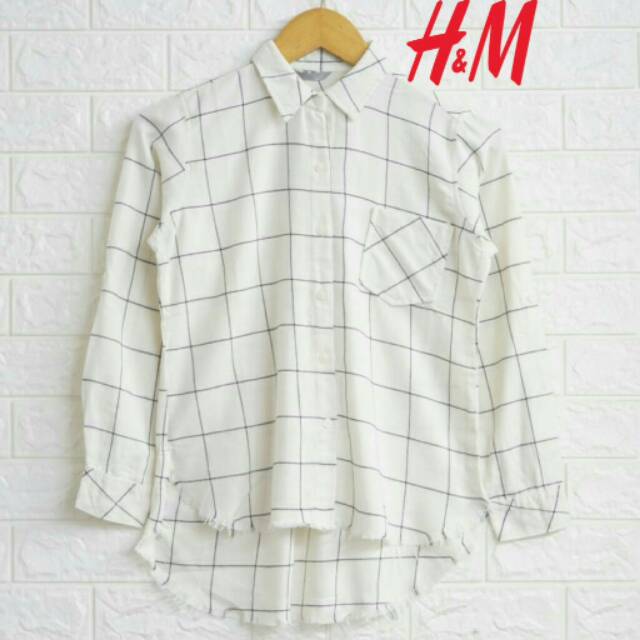  H M  flanel Hnm blouse putih kerja kantor tartan  kotak H 