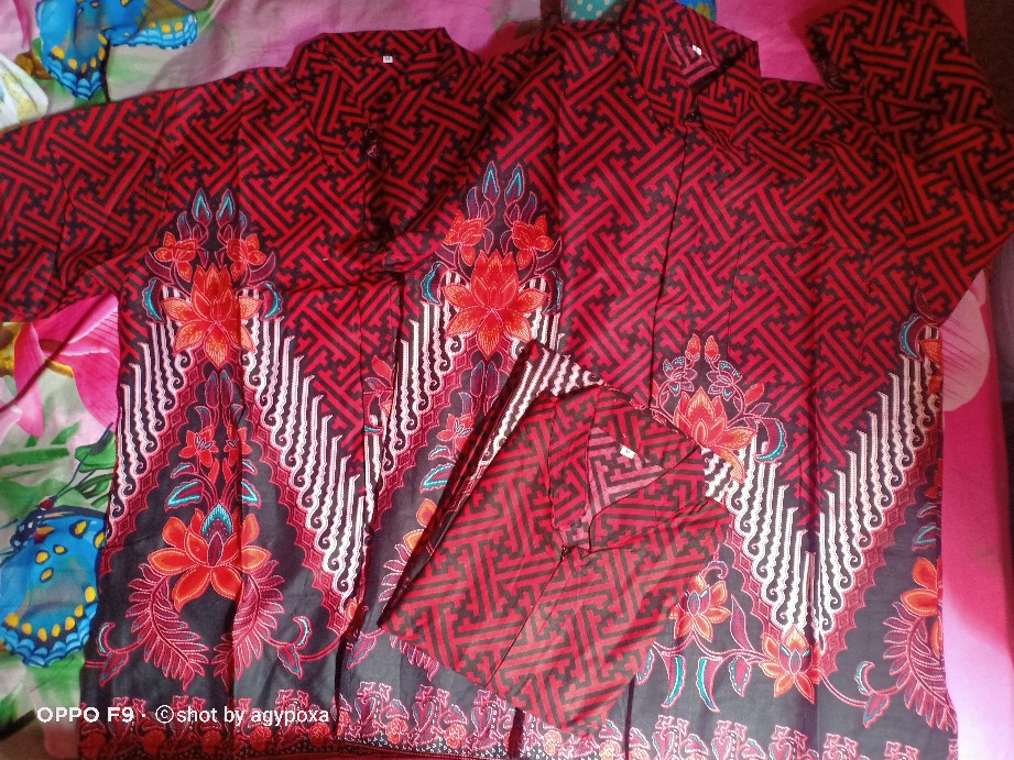 Batik Couple Keluarga Ibu Ayah Dan Anak Keluarga Sania Ruffley Motif Bata Merah