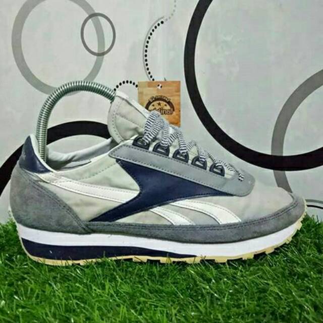 REEBOK AZTEC GREY STRIPE WHITE BLUE