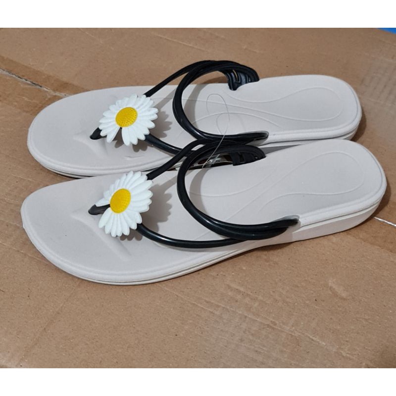 Sandal jepit cantik Sandal jepit bunga anti air empuk dan ringan