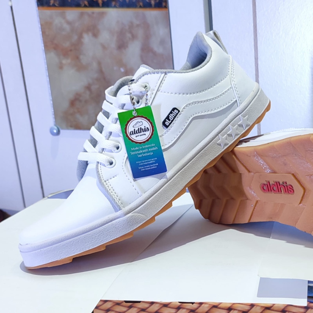 Sepatu Putih Sneakers Pria Keren Buat Gaya Aldhis C01 Full White Gum Sneaker Cowo Terbaru Sanati dan Jalan Jalan