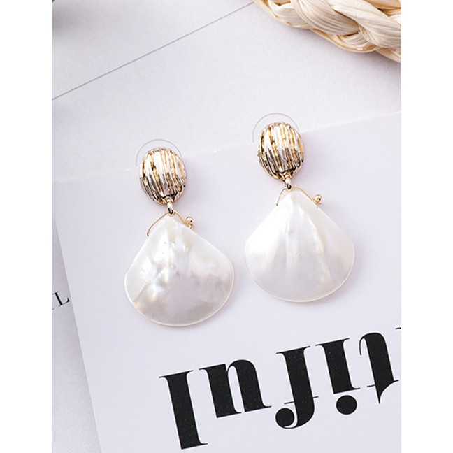 LRC Anting Tusuk Sweet White Shell Decorated Pure Color Earrings F22001