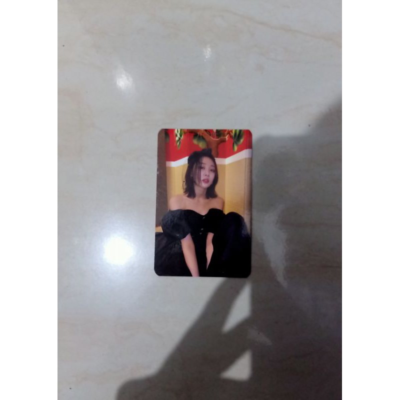[WTS] YVES LOONA PHOTOCARD - (12:00)