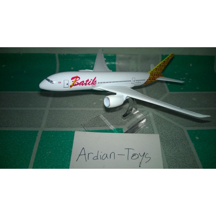 Miniatur Pesawat Batik Air