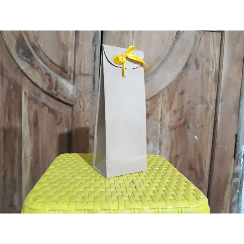 

PAPERBAG EDISI AMPLOP UKURAN pxlxt 9x7x25