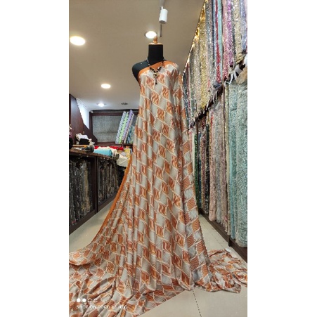 Kain Sutra Silky Motif Geometric Orange