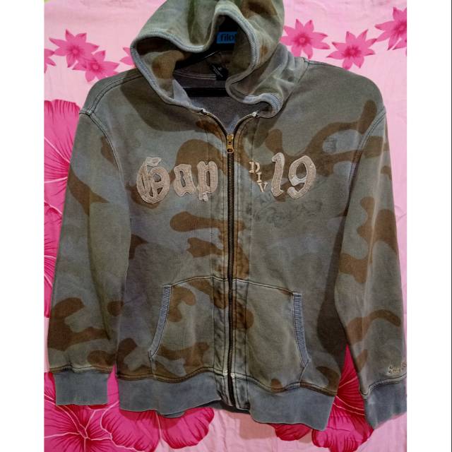 Preloved zipper GAP