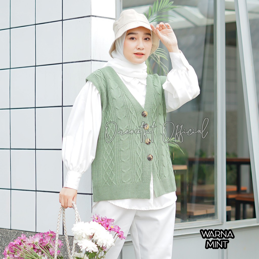 Yumi Vest Knit Motif Cable Rompi  Rajut Wanita Kekinian  Bhn 