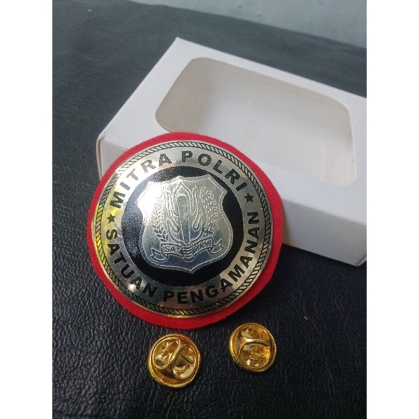 pin mitra polri satpam silver lis merah