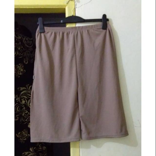  Celana  kulot  3 4 babat kodoray halus melayani grosir 