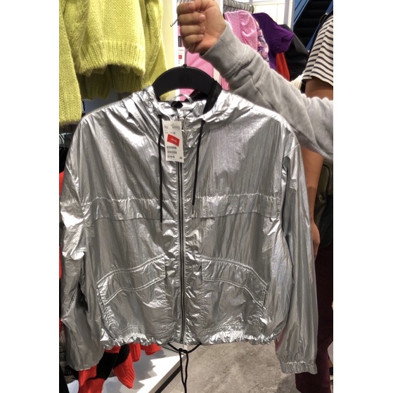 h&m running jacket sale counter
