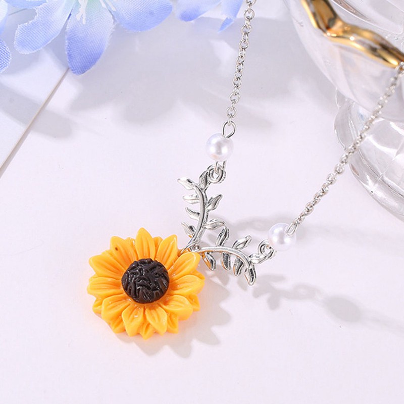 Pendant Pearl Sunflower Necklace Charm Simple Elegant Collarbone Chain Jewelry