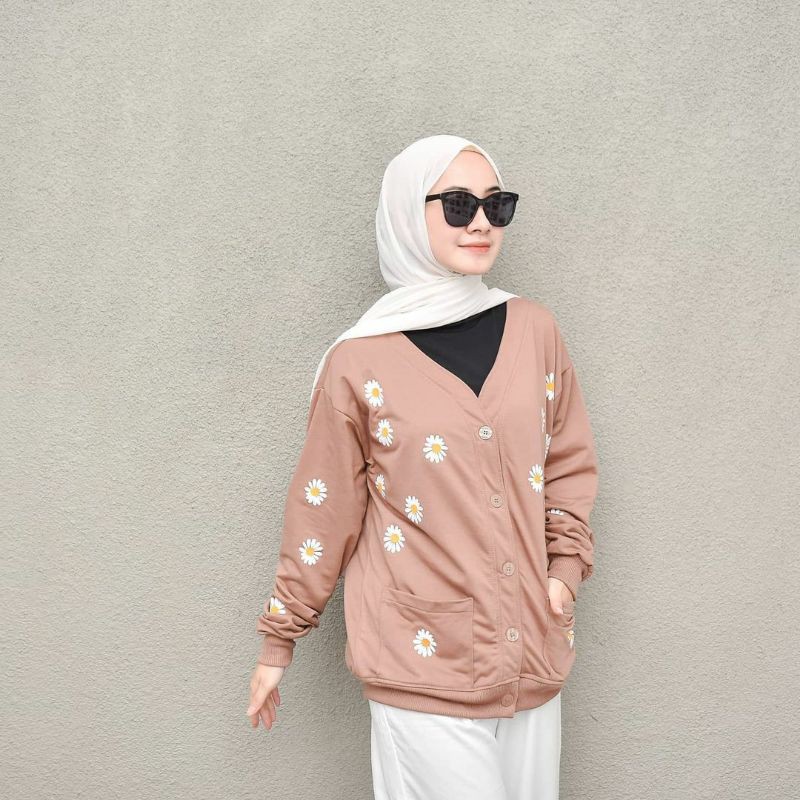 Sweater Wanita Little Daisy Flower Outer Wanita Model Kancing Terbaru Fleece Hot Item Best Seller-Mocca