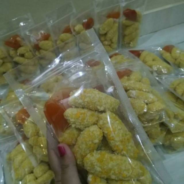 

Cemilan Asik (Cireng Mozarella, Kerupuk bumbu kacang, Pempek, cireng isi)