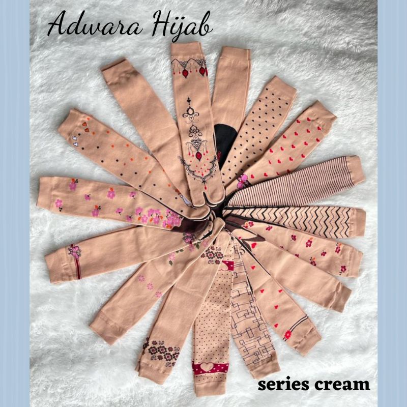 Kaos Kaki Jempol Muslimah Panjang Cream Series Aneka Motif