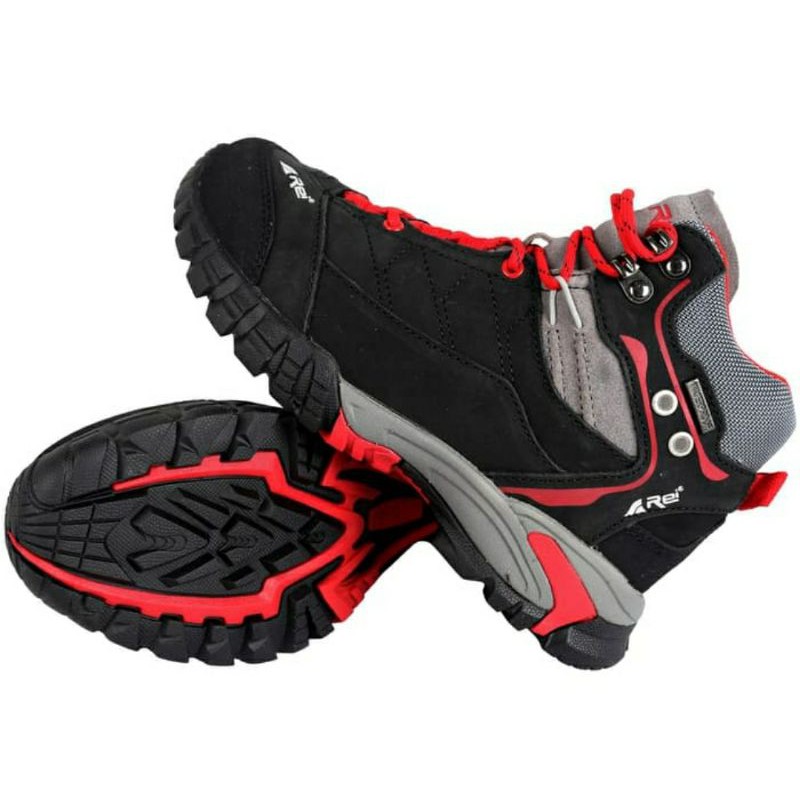 Sepatu Gunung Rei Silverback