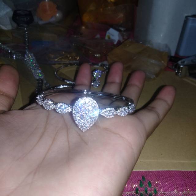 Gelang full diamond (yg biasa dipake ditoko berlian)awet,anti luntur