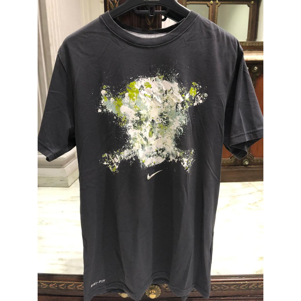 preloved/thrifted/ baju bekas/ baju olahraga nike abu dri-fit