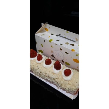 

bolu gulung red velvet keju