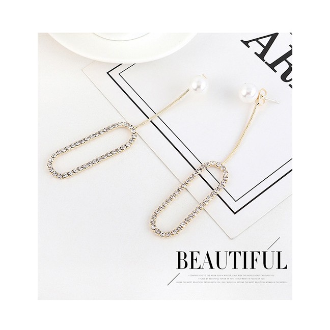 LRC Anting tusuk Fashion plated Diamond And Pearl Openwork Earrings Y63255