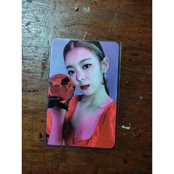 PC Lia Itzy Guess Who Crystal