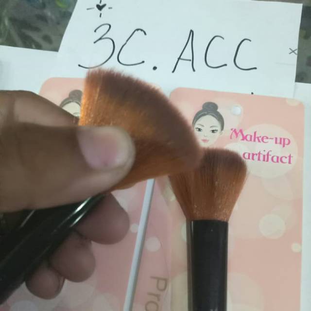 Brush makeup brush blush on brush power MAC KUAS blash on MAC