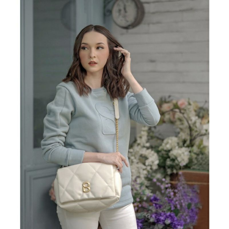 Audrey Sweatshirt by Benang jarum