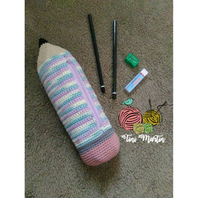 

Pencil case rajut