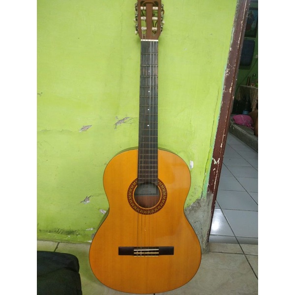 Guitar/Gitar Akustik Yamaha c315